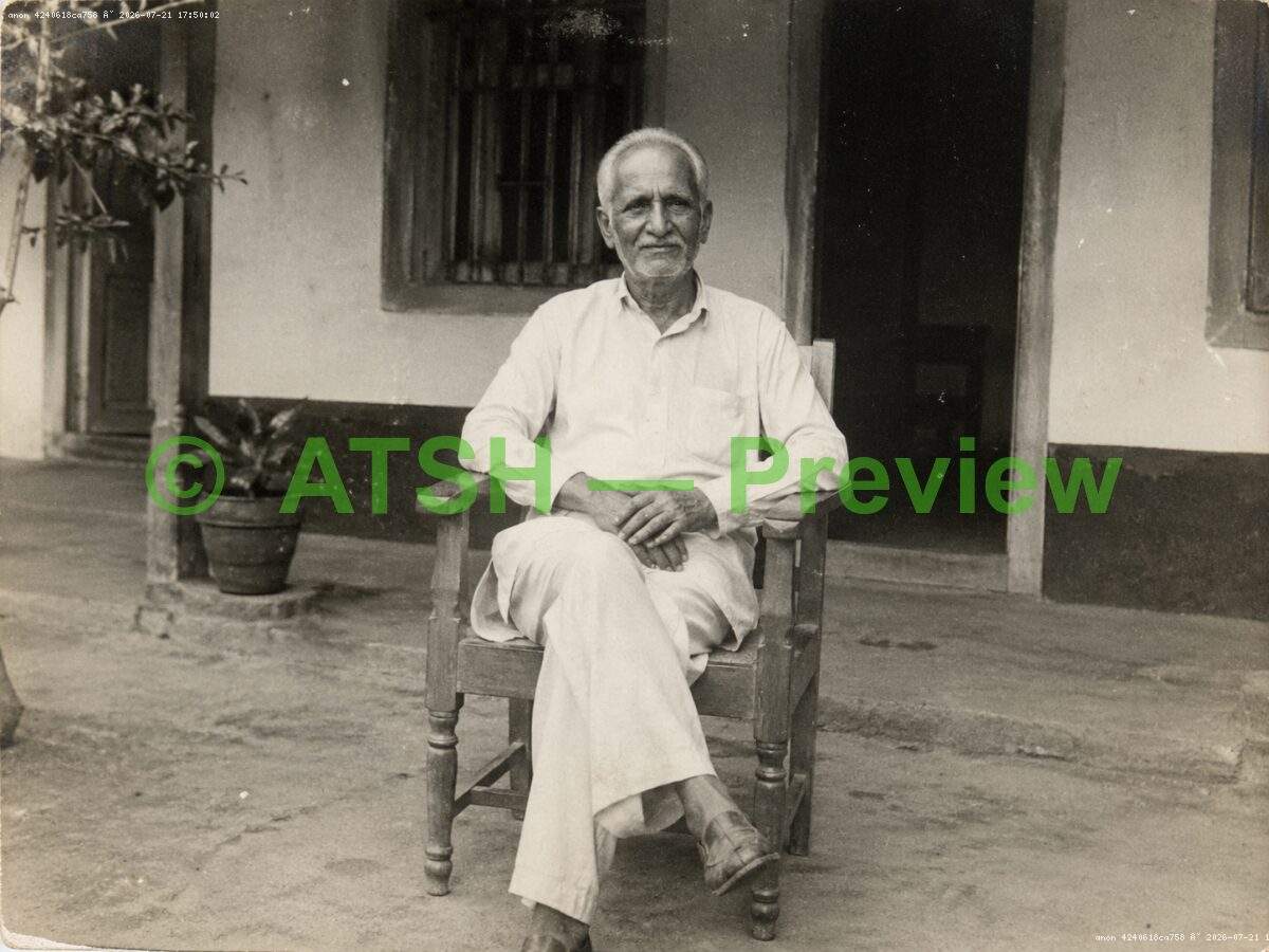01_old_man_on_porch